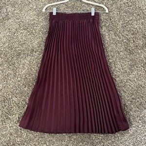 Pleated skirt